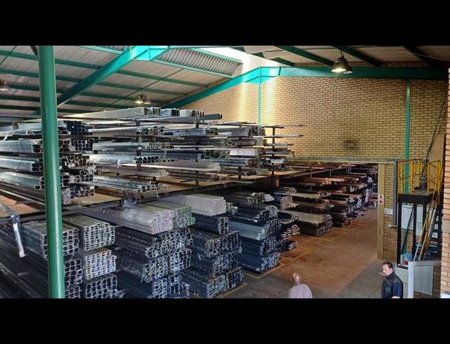 INDUSTRIAL PROPERTY TO RENT IN HENNOPSPARK